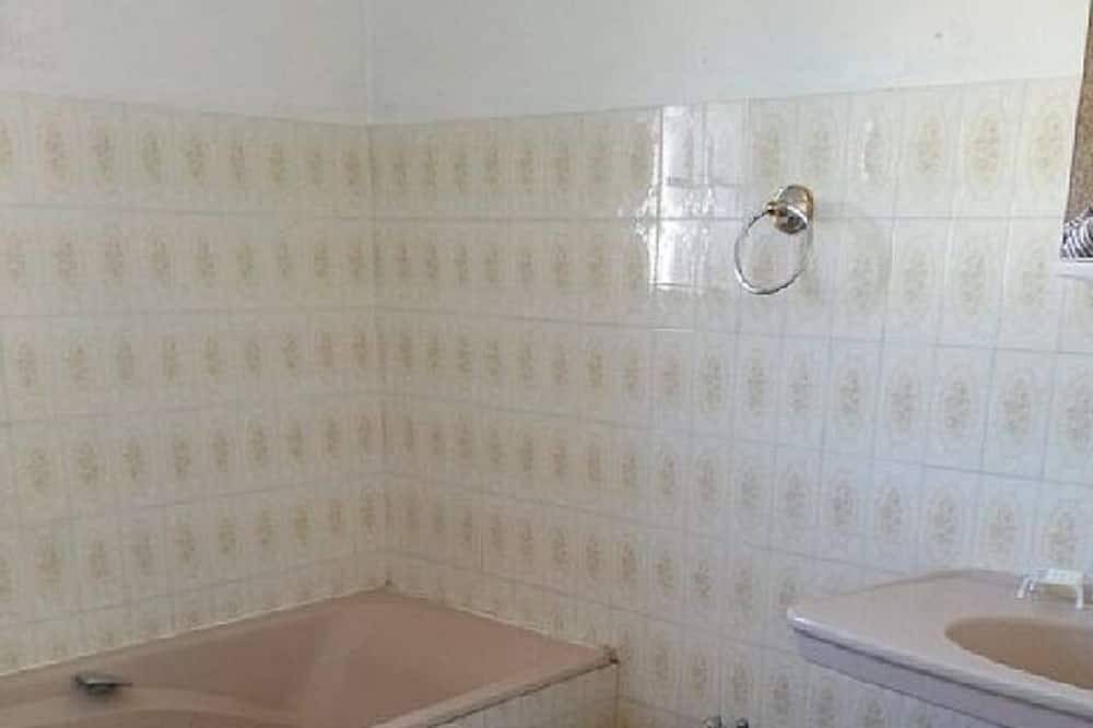 Maison 6 pers - Presqu'île St Mandrier - Côte d'Azur, 5mn à pieds de la plage in Saint-Mandrier-sur-Mer, Côte méditerranéenne (France)