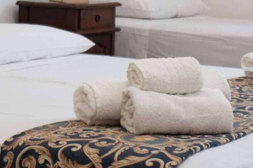Entire apartment, Eirene 2 apartment in the historic center in Tropea, Vibo Valentia Province