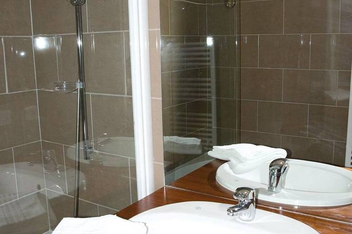 Gîte pour 2 personnes, avec piscine ainsi que balcon et sauna dans Office De Tourisme De Font Romeu - 2
