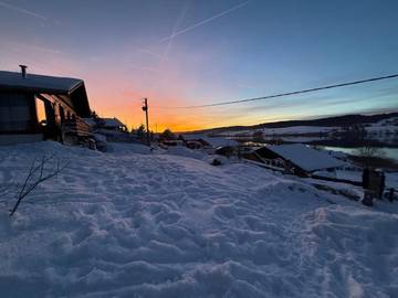 Maison de campagne pour 6 personnes, avec jardin ainsi que vue sur le lac et vue à Montperreux