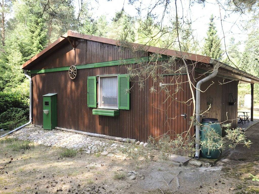 Hütte in Suderburg mit Schwimmbecken in Suderburg, Landkreis Uelzen