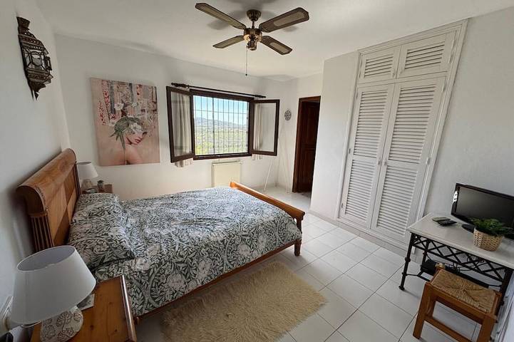 Location de vacances pour 6 personnes, avec jardin et balcon à Cala Llonga - 2