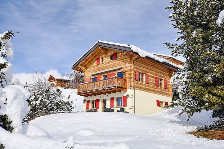 Ferienwohnung für 4 Personen, mit Terrasse und Garten sowie Ausblick in Mase
