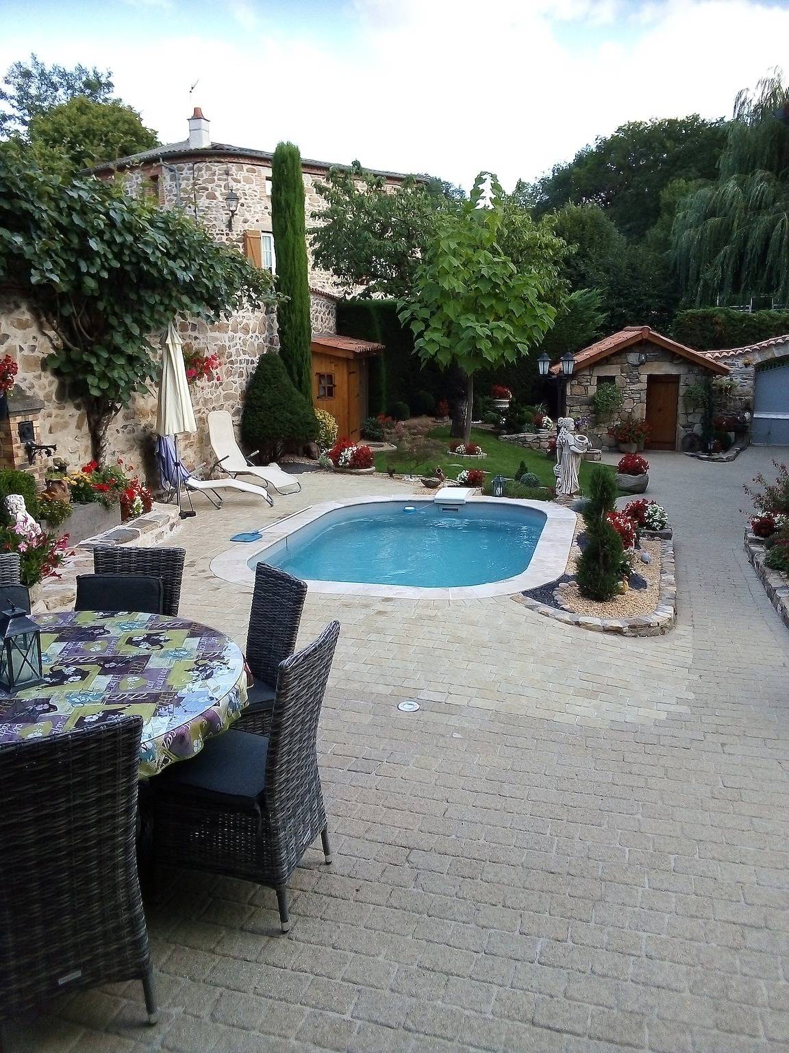 Le Clos Fleuri - Chambre vigneronne in Saint-Gervazy, Région de Besse-et-Saint-Anastaise