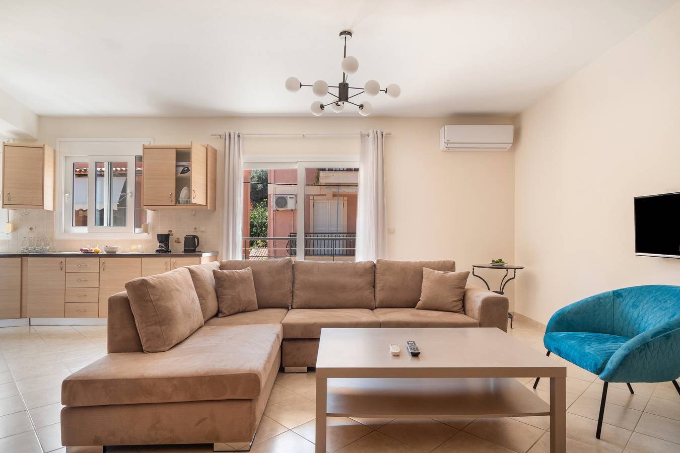 Ganze Wohnung, Apartment 'Ardavani City 7' mit Gemeinschaftsterrasse, Wlan und Klimaanlage in Argostoli, Kefalonia