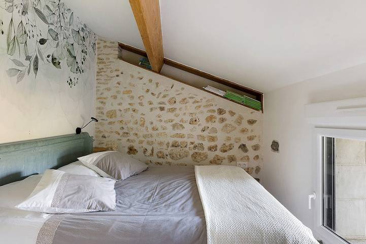 Location de vacances pour 4 personnes, avec jardin ainsi que piscine et terrasse à Vouneuil-sous-Biard - 3