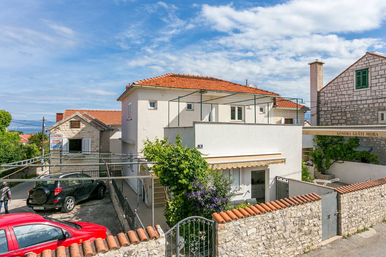 Entire apartment, Three bedroom apartment with terrace and sea view Supetar (Brač) A-20134-c in Supetar, Brac