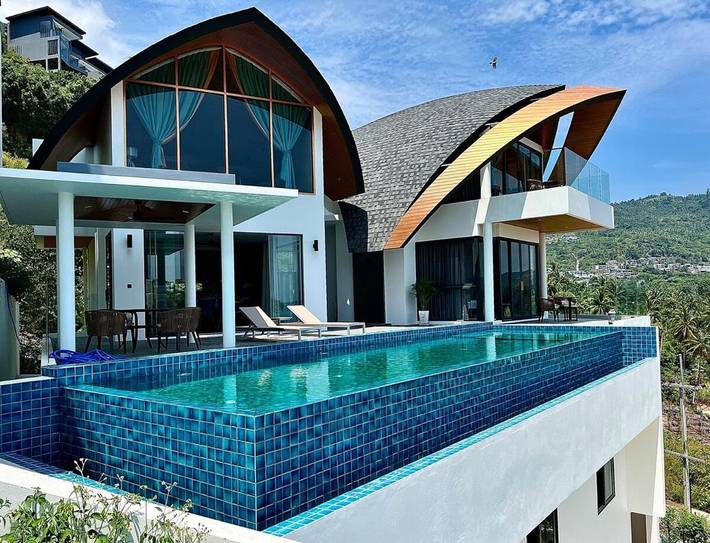 Villa pour 8 personnes, avec piscine ainsi que terrasse et vue, animaux acceptés
