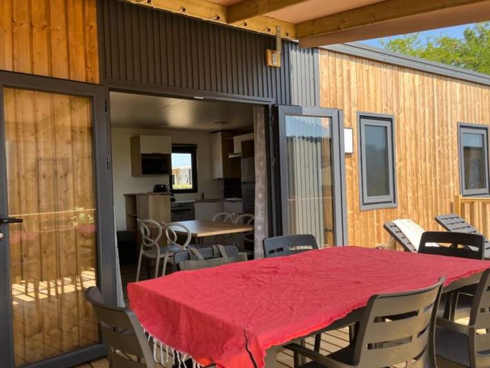 Camping pour 6 personnes, avec terrasse, animaux acceptés à Dolus-d'Oléron