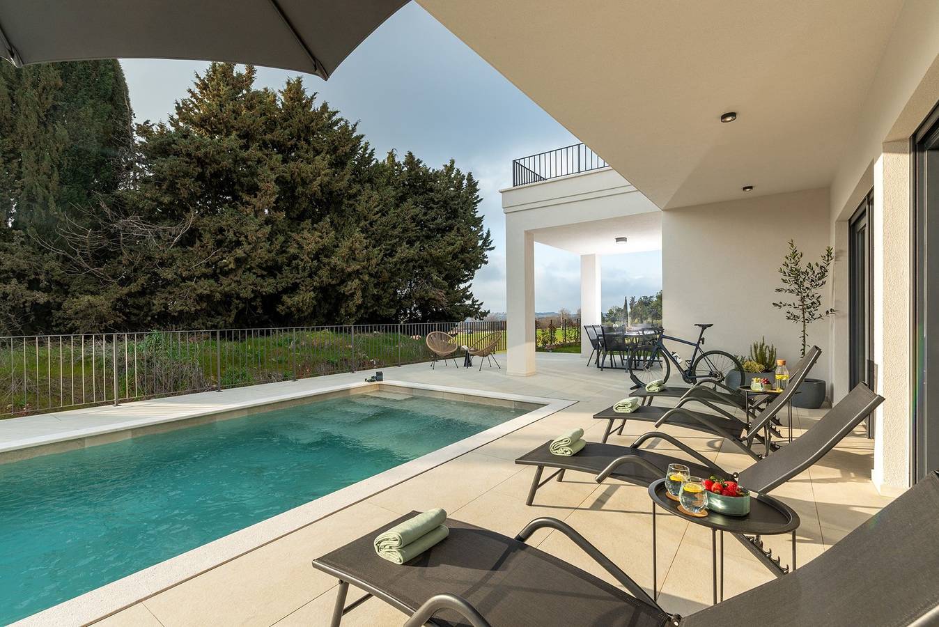 Villa Riata Luxuriöse Villa für bis zu 8 Gäste mit privatem Pool in ruhiger und grüner Umgebung nahe Poreč. in Gedići, Tar-Vabriga