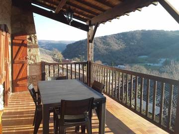 Gîte pour 6 personnes, avec terrasse ainsi que jardin et vue à Bruniquel