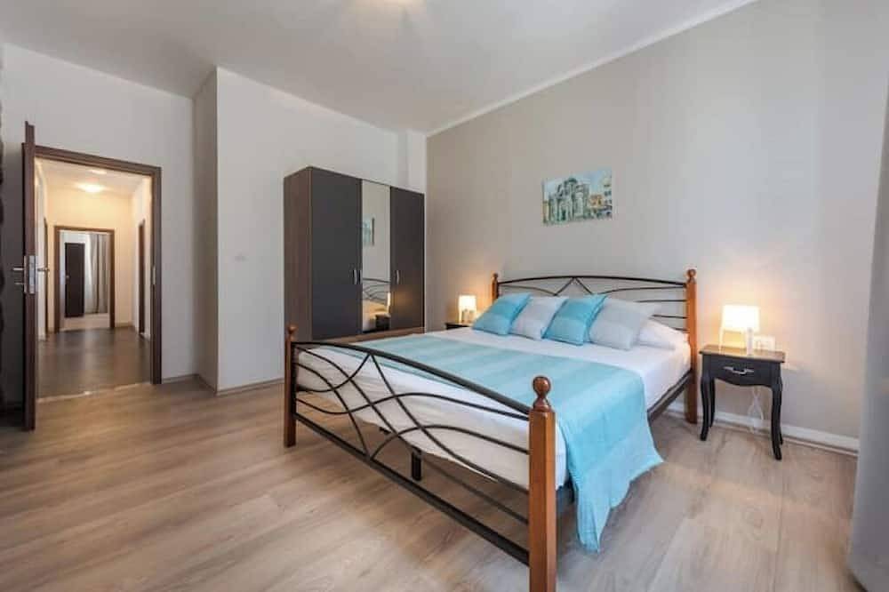 Apartments Villa Made 4U Deluxe Four Bedroom Apartment with Terrace and Sea View in Mlini, Dubrovnik-Neretva