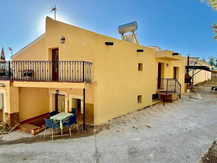 Casa rural para 4 personas, con Balcón y Terraza además de Jardín y Piscina para niños en Moratalla
