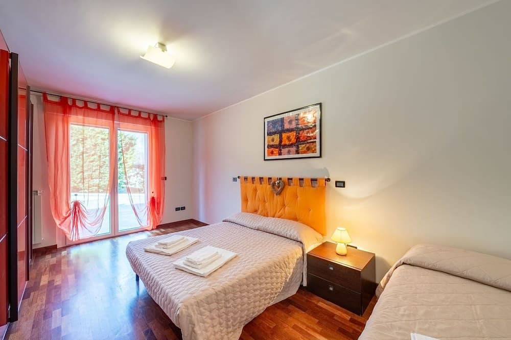 Appartement dans une maison de vacances avec piscine, climatisation, Wifi, Tv, patio, animaux admis in Silvi, Province de Pescara