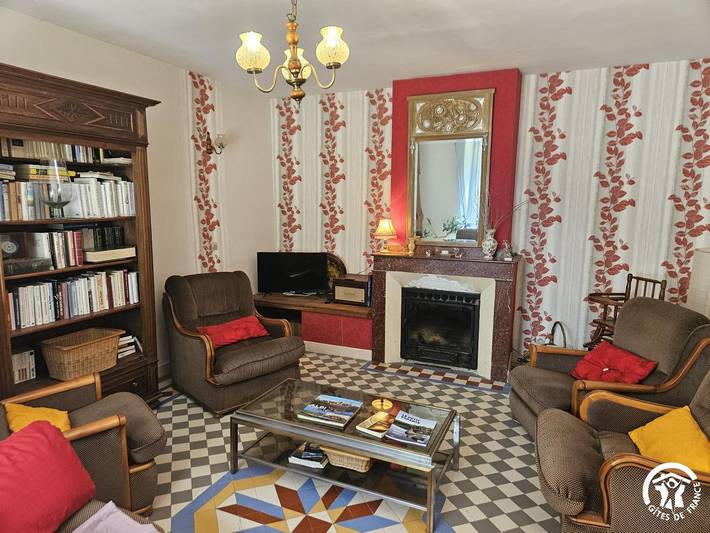 Gîte pour 6 personnes, avec Terrasse et Jardin à Cahuzac-sur-Vère - 4