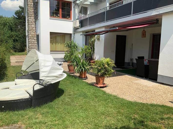 Ferienwohnung für 6 Personen, mit Terrasse und Garten sowie Ausblick in Schillingsfürst