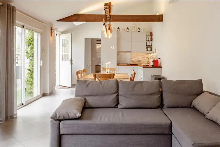 Apartamento de vacaciones para 2 personas, con jardín y jacuzzi - 1