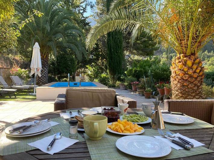 Apartamento para 6 personas, con piscina además de vistas y jardín en La Iruela