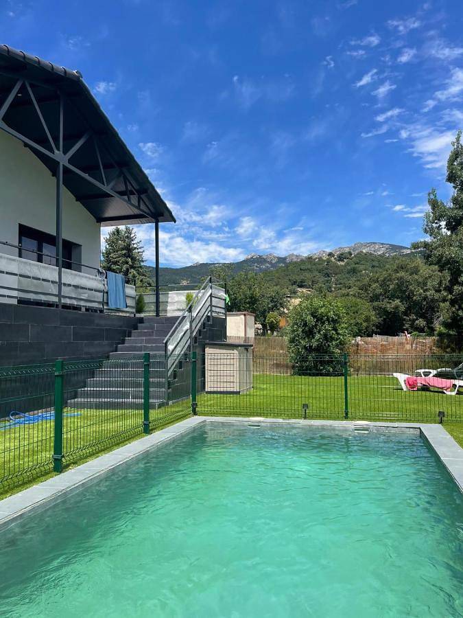 Casa rural para 6 personas, con vistas además de piscina y jardín en Puerto de Navacerrada - 2