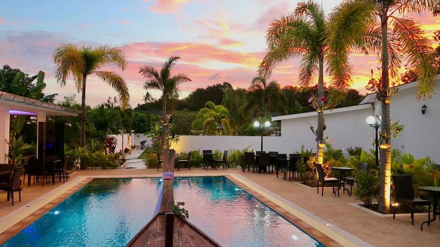 Maison d’hôte pour 2 personnes, avec jardin et sauna ainsi que piscine et vue dans Rawai Beach