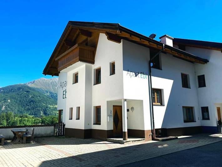 Ferienwohnung für 8 Personen, mit Balkon und Terrasse sowie Garten und Ausblick in Ladis - 2