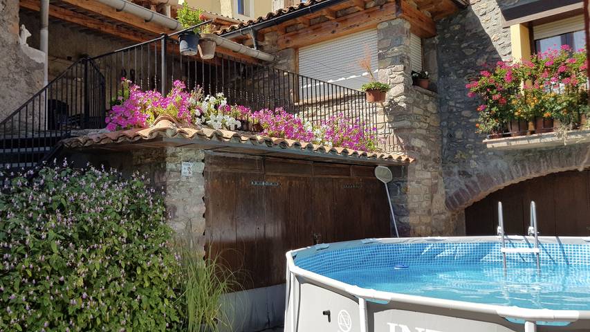 Casa rural para 10 personas, con piscina para niños además de balcón y jardín, Se admiten mascotas en Pirineo Catalan - 2