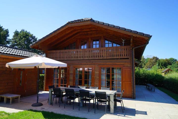 Ferienhaus für 10 Personen, mit Balkon und Balkon/Terrasse sowie Terrasse und Garten in Lochem