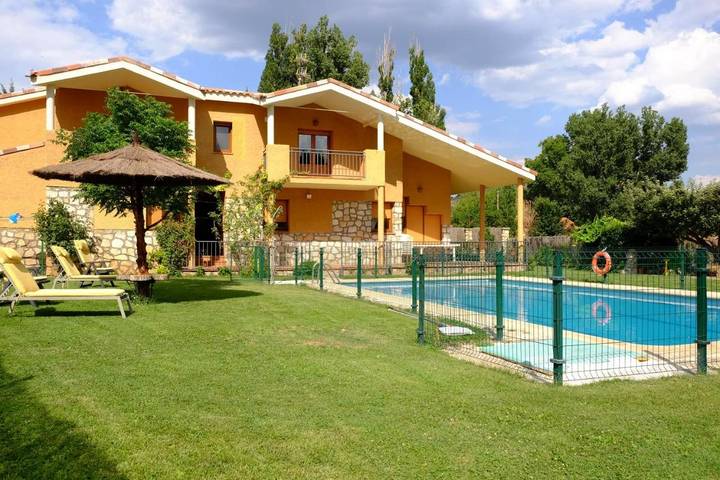 Casa de vacaciones para 10 personas, con balcón además de vistas y piscina en Provincia de Guadalajara - 4