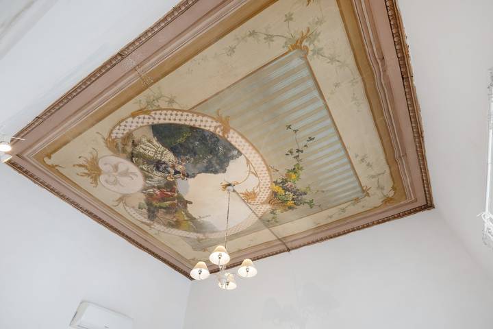 Apartment 'Romantico Vicino Al Duomo' with Wi-Fi and Air Conditioning in Naples, Naples Province