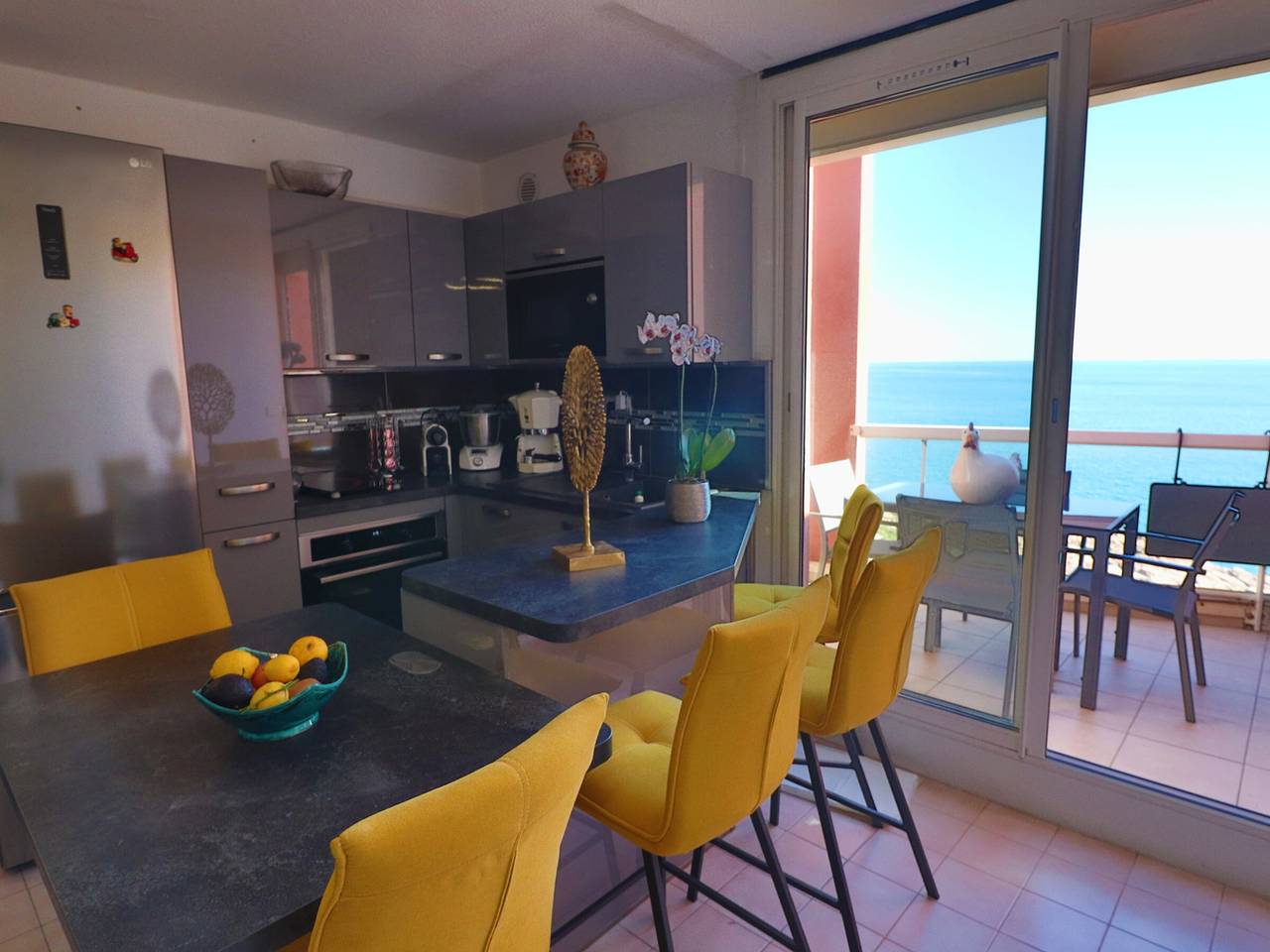 Entire apartment, Luxurious 2-room apartment with air conditioning and terrace in Sète in Sete, Côte d'Améthyste