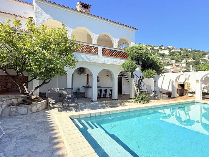 Villa für 6 Personen, mit Garten und Terrasse in Roses - 4