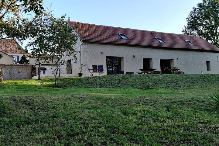 Location de vacances pour 10 personnes, avec jardin et terrasse, animaux acceptés à Saint-Marcel-du-Périgord