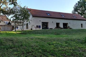 Location de vacances pour 10 personnes, avec terrasse et jardin, animaux acceptés à Saint-Marcel-du-Périgord