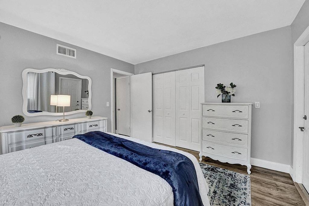 Ganze Wohnung, ⭐Only 5 Minutes To Beach ⭐ Downtown, Fast Wi-fi, Free Parking, Outdoor Grill in Delray Beach, Palm Beach County