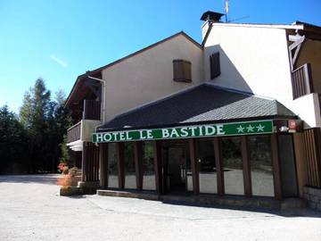 Hôtel pour 2 personnes, avec jardin à Nasbinals