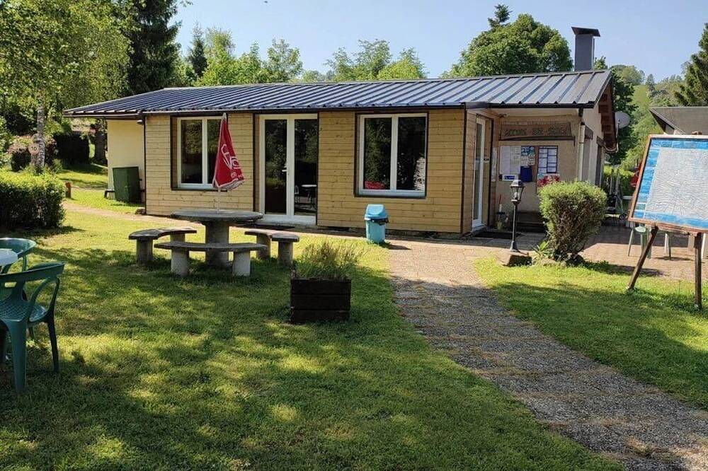 Chalet 2 étoiles - ccbgafb in La Tour-d'Auvergne, Parque Natural Regional Volcans d'Auvergne