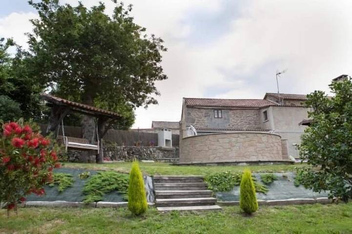 Gîte pour 5 personnes, avec Terrasse et Jardin