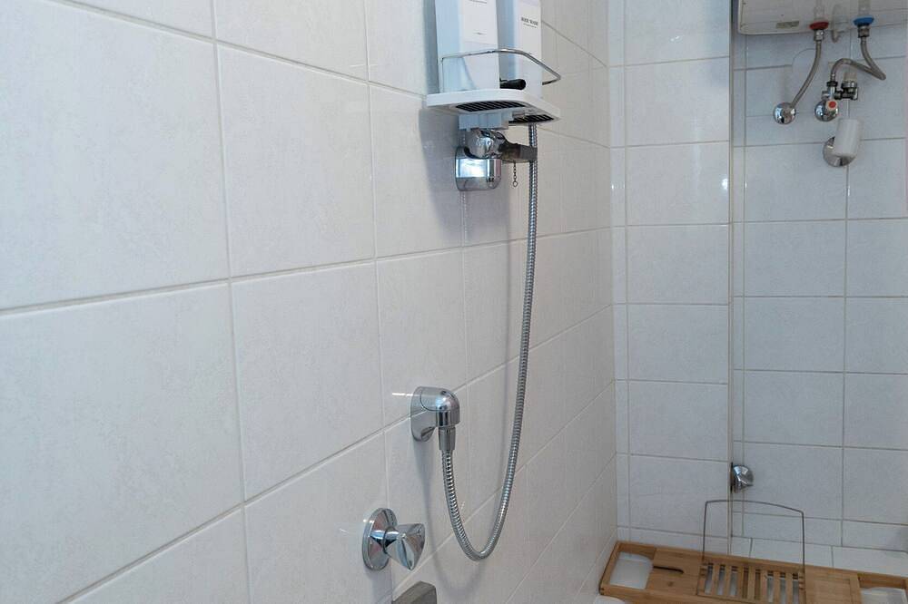 Geheel appartement, Stylish Old Town Apartment with Infrared Sauna, Fitness Equipment, & More in Linz, Linz - Wels