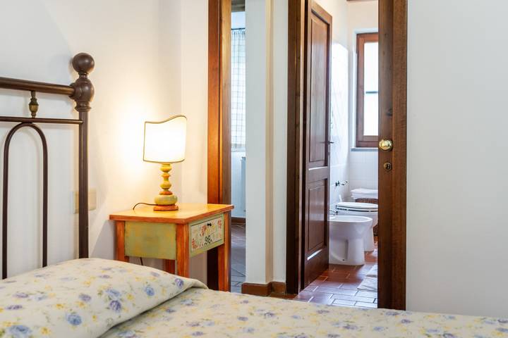 Appartamento intero, Appartamento 'Bruco' con piscina condivisa, Wi-Fi e aria condizionata in Magliano in Toscana, Provincia di Grosseto