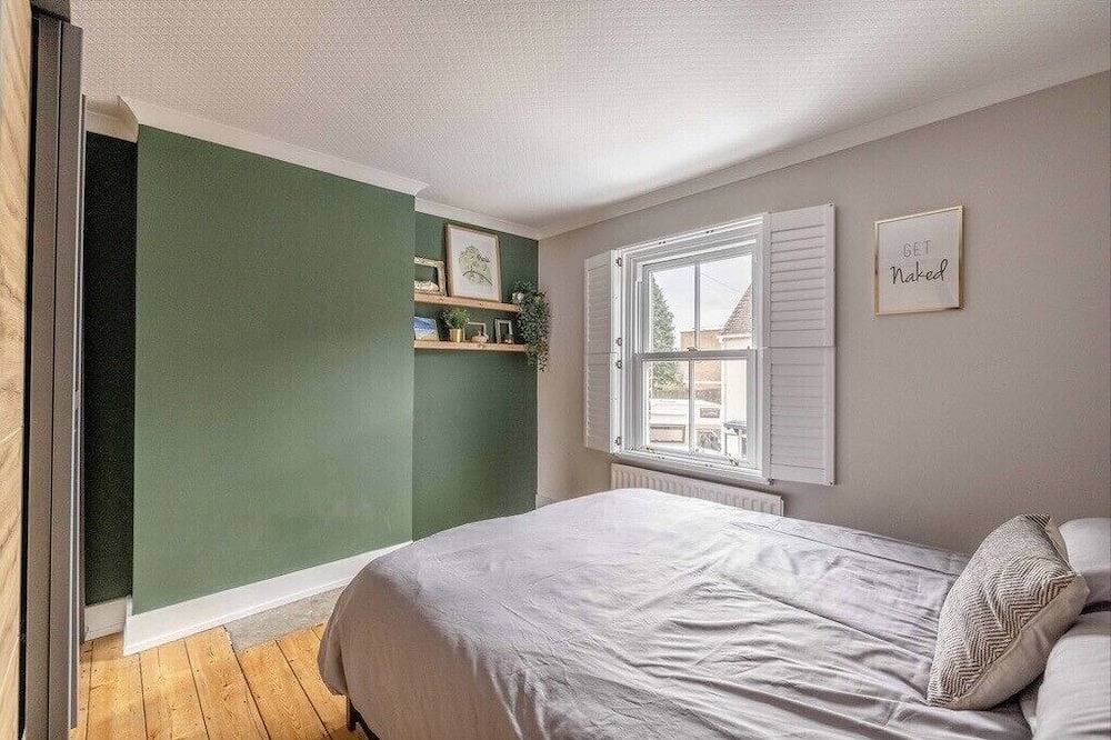 2 Bed Cozy Cottage with Log Burner in Eton, Berkshire
