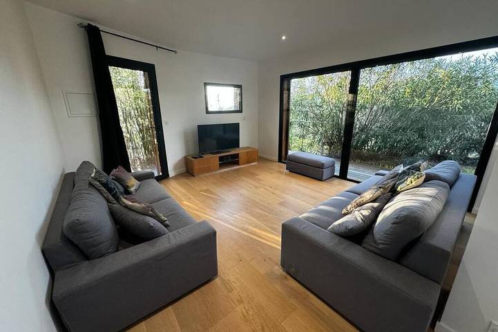 Magnificent 330 M2 Villa - Heated Pool - Sea And Mountain Views in Francia
