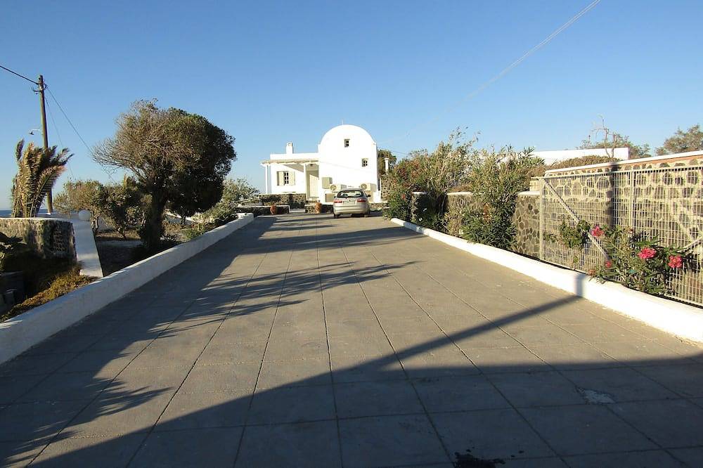 Santorini Summer Lovers House Or House Of Immortals in Santorini
