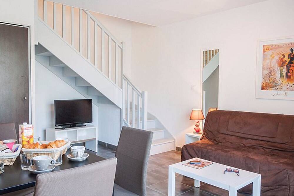 Appartement entier, Pavillon T3 avec Piscine, Spa et Salle de Sport près de la Plage - 6 Couchages in Latour-Bas-Elne, Côte d'Améthyste