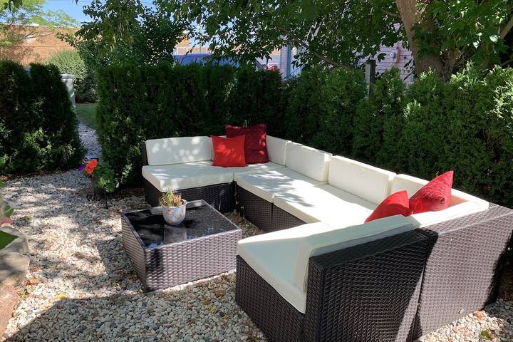 Vacation rental for 2 people, with yard and terrace in Charlevoix