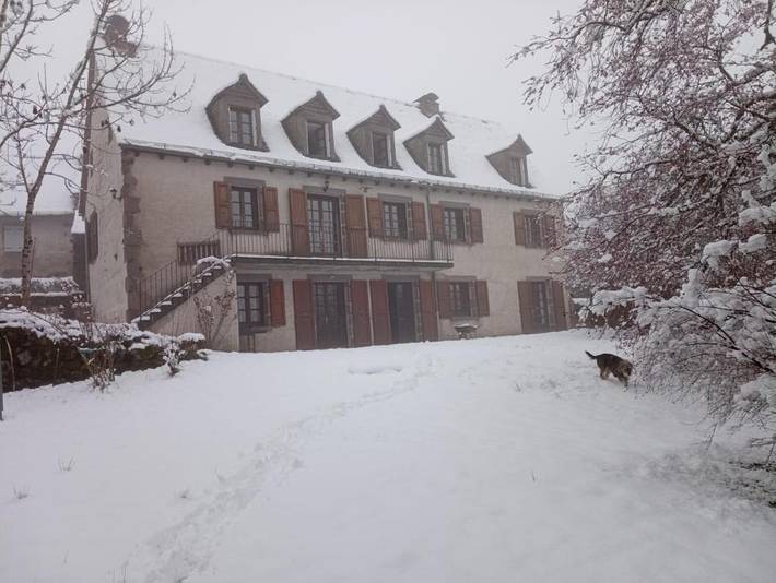 Gîte pour 2 personnes, avec Terrasse ainsi que Jardin et Vue dans Moussages