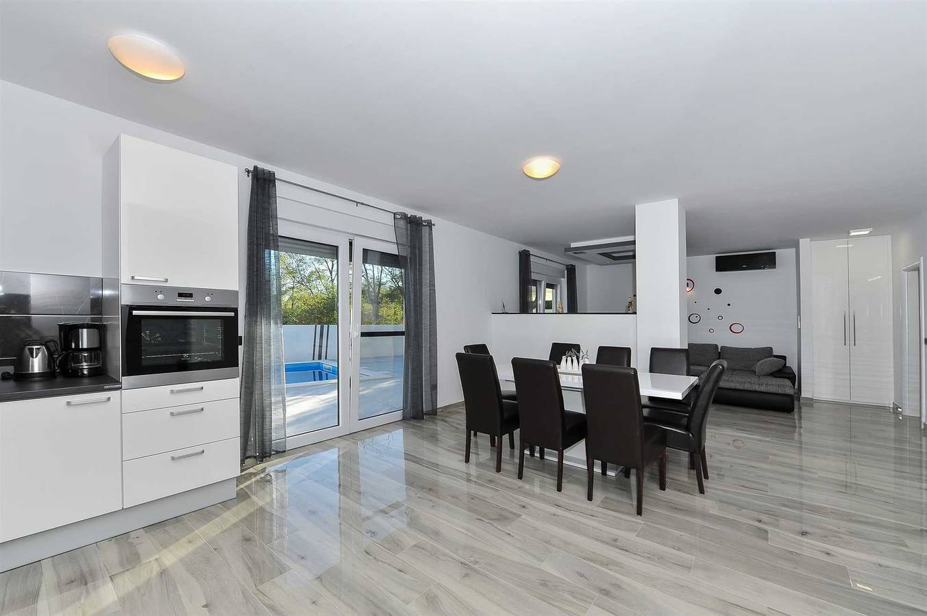 Villa for 6-8 persons | Private pool | Fully equipped in Privlaka, Zadar