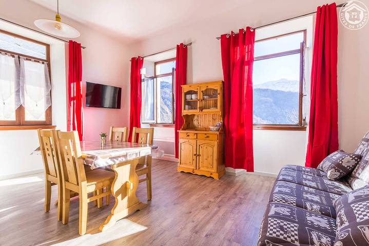 Gîte pour 4 personnes à Montgellafrey - 3