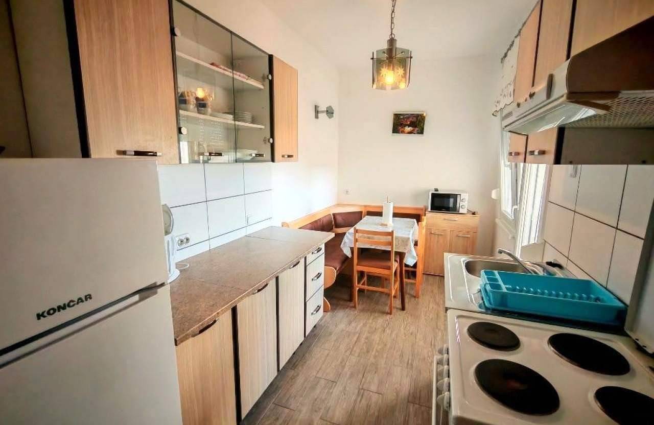 Ganze Wohnung, 2-Zimmer-Ferienwohnung mit Balkon Barbat, Rab A-27424-a in Barbat na Rabu, Rab