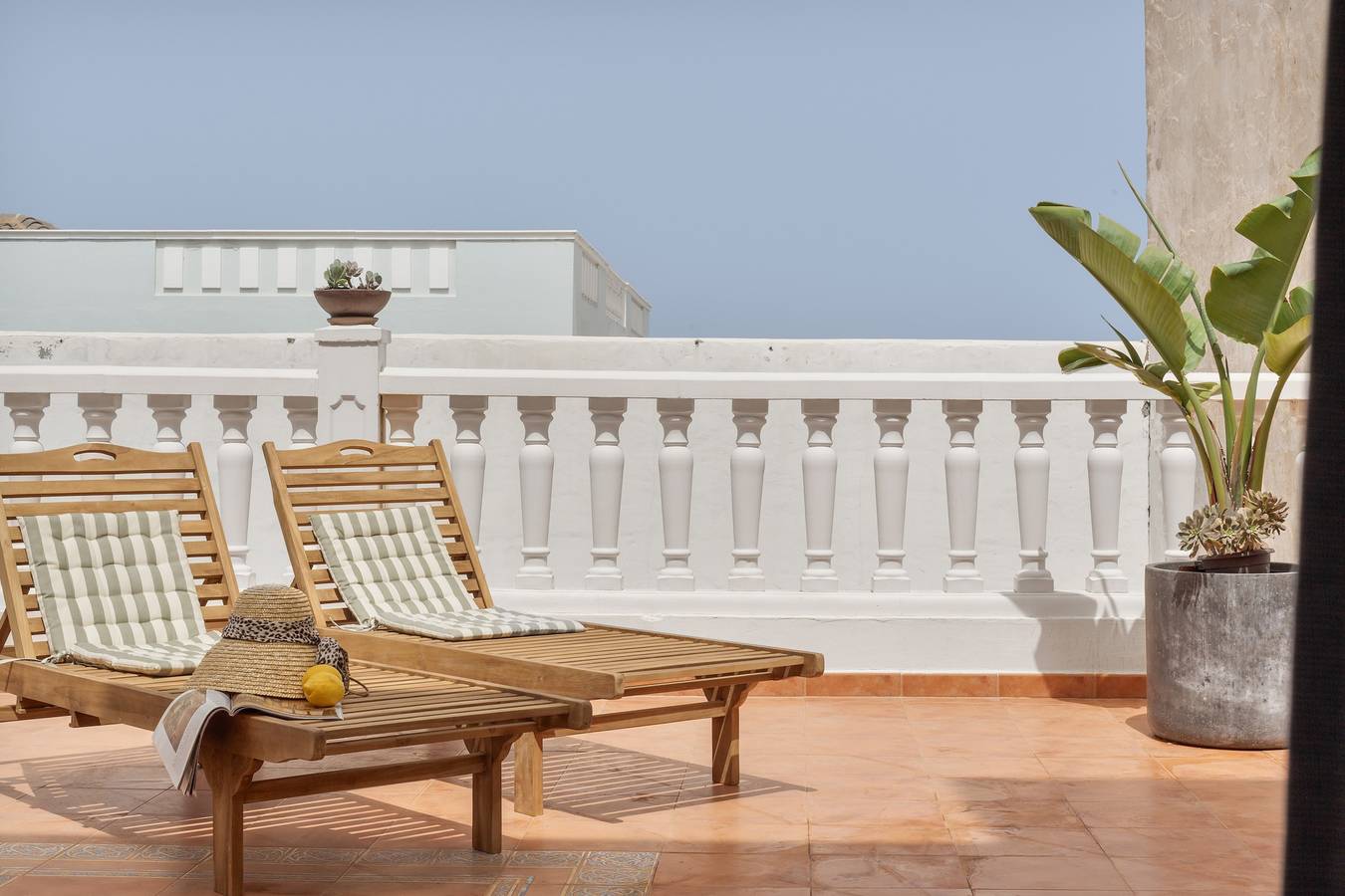 Appartement entier, Vacances 'Nomad Retreat' avec terrasse privée, jardin privé et Wi-Fi in Los Pozos, Puerto del Rosario