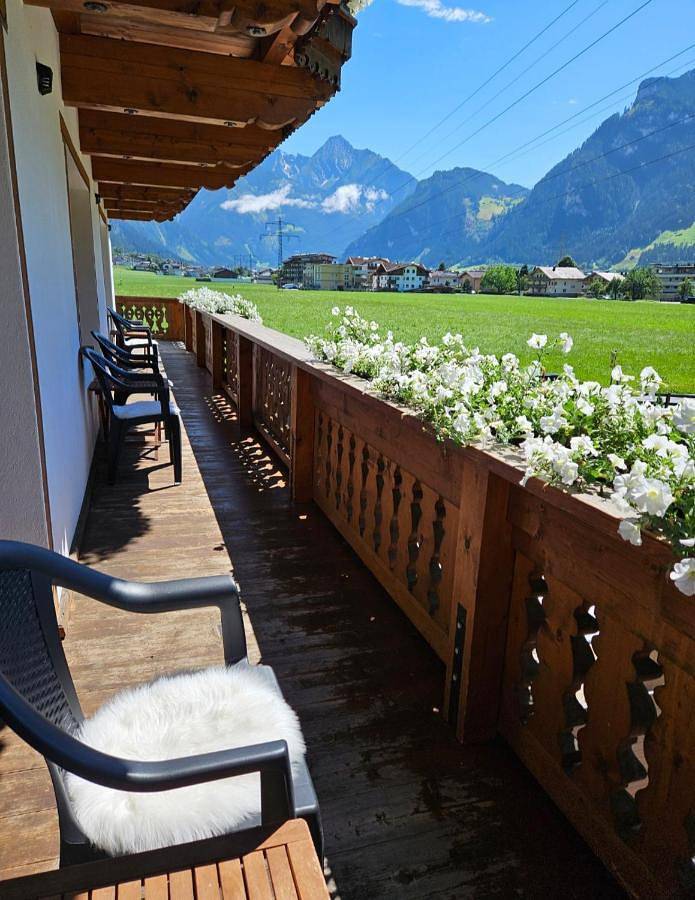 Ganze Wohnung, Luxus Apartment Nina mit Zirbenhütte in Ramsberg, Bezirk Schwaz